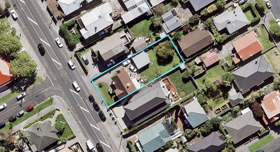  at 77 Point Chevalier Road, Point Chevalier, Auckland