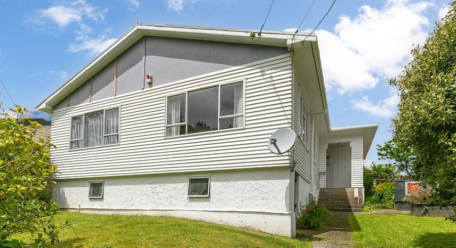  at 18 Sunshine Avenue, Karori, Wellington, Wellington