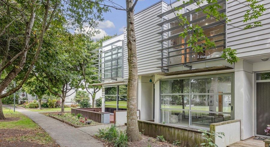  at 32 Kauri Drive, Takanini, Auckland