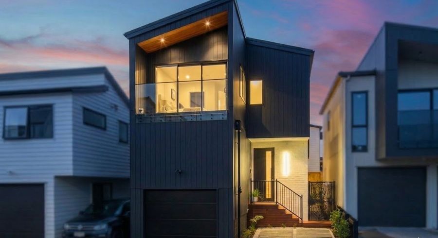  at 102E Te Oneroa Way, Long Bay, North Shore City, Auckland