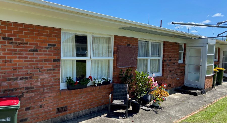  at 2/58 Church Road, Northcote Point, North Shore City, Auckland