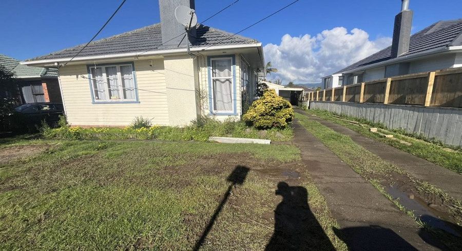  at 6 Strid Road, Te Atatu South, Auckland