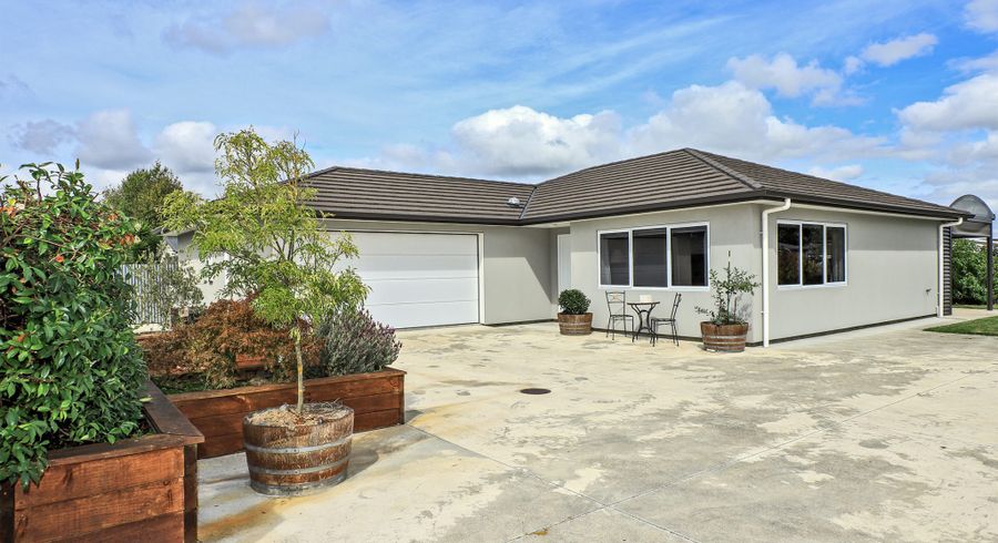  at 2/416 Murdoch Road West, Raureka, Hastings