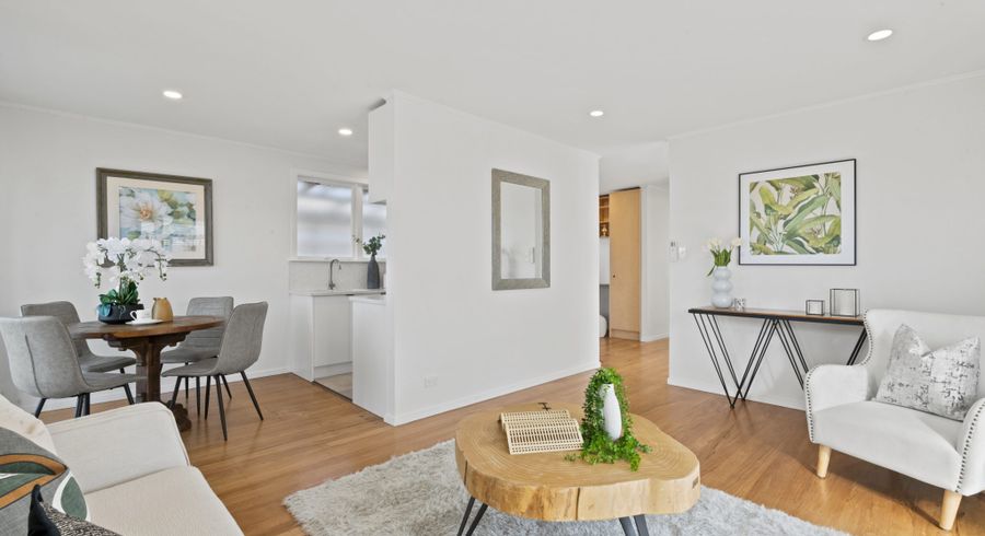  at 2/243 Lake Road, Northcote, Auckland