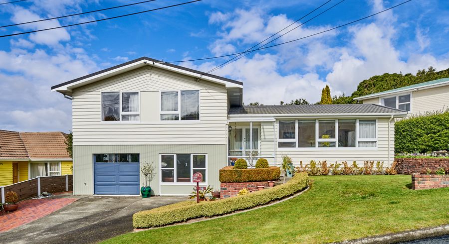  at 77 Larsen Crescent, Tawa, Wellington