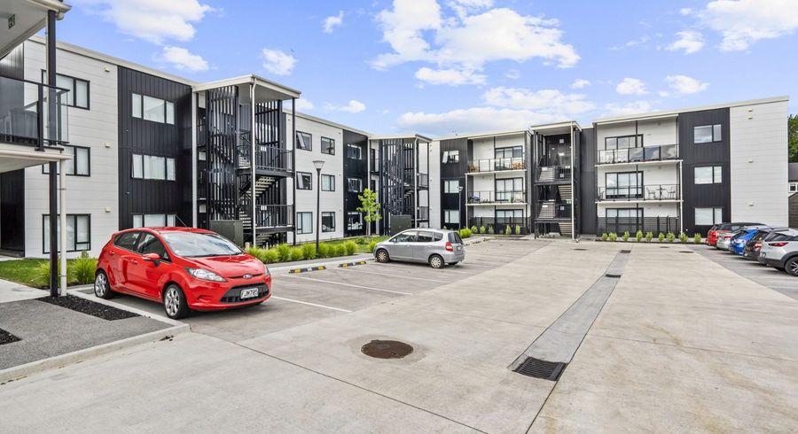  at 105/17 Vialou Street, Hamilton Central, Hamilton