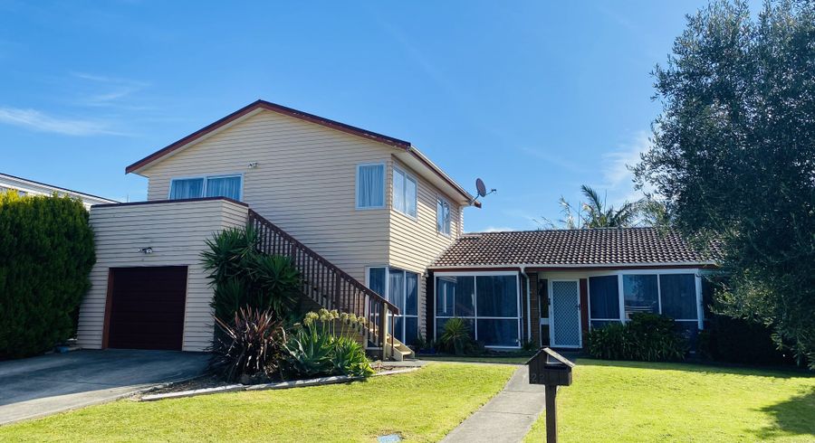  at 22 Hedge Row, Sunnyhills, Manukau City, Auckland