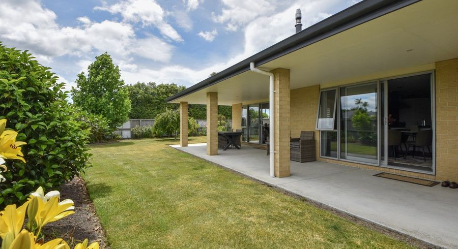  at 1 Walnut Lane, Carterton