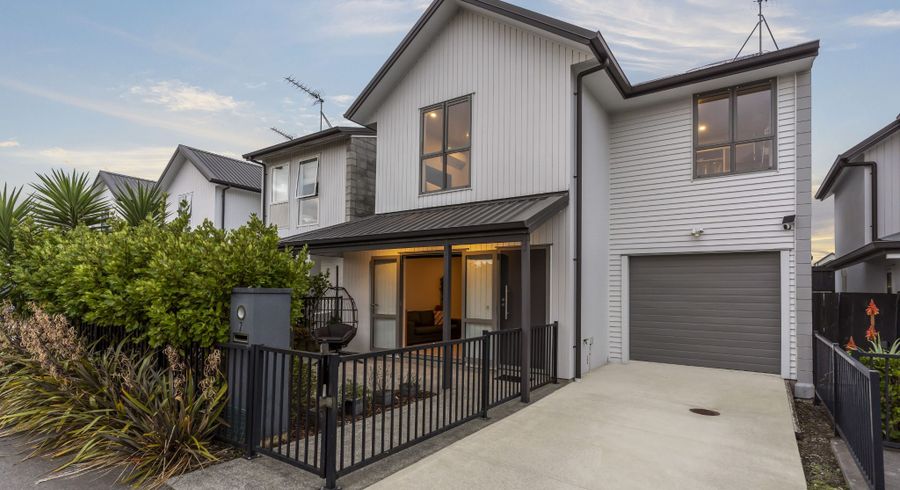  at 7 Glenbrae Glade, Glen Innes, Auckland