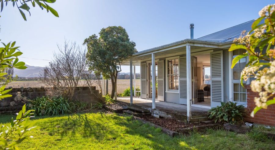 at 1517 State Highway 2, Tauwharenīkau, Tauherenikau