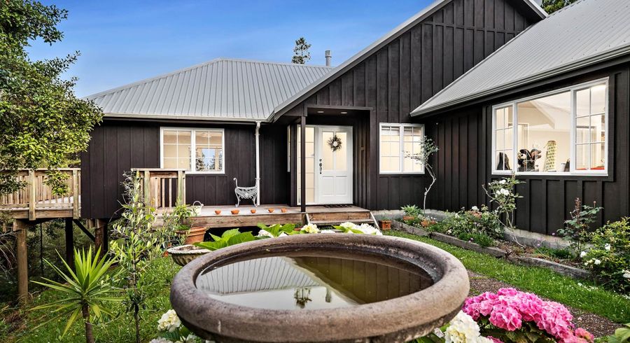  at 25 Hobson Road, Lucas Heights, Auckland
