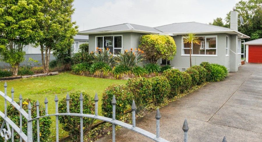  at 4 Eton Place, Terrace End, Palmerston North, Manawatu / Whanganui