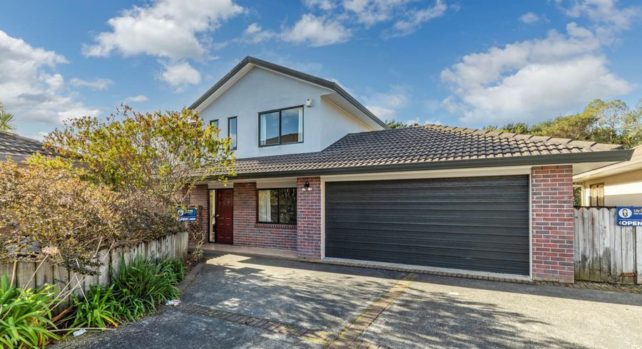  at 4/31 Roanoke Way, Albany, Auckland