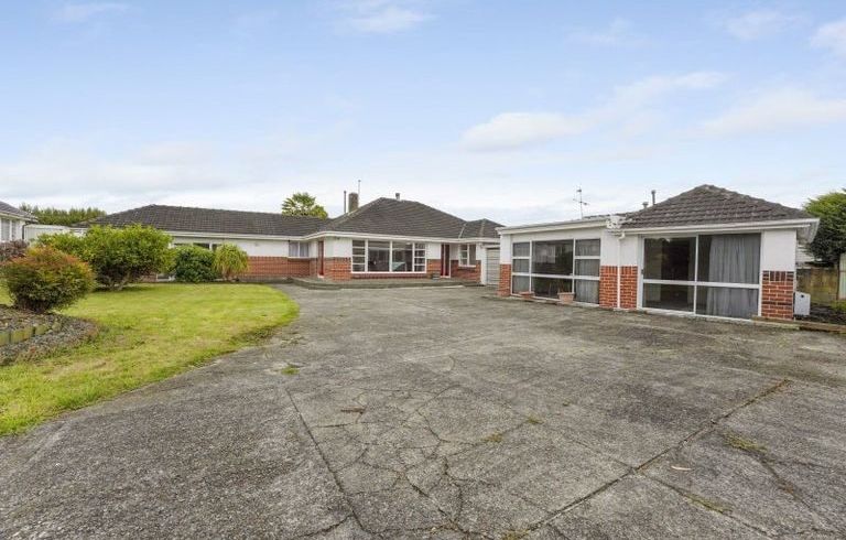  at 21 Hall Grove, Ebdentown, Upper Hutt