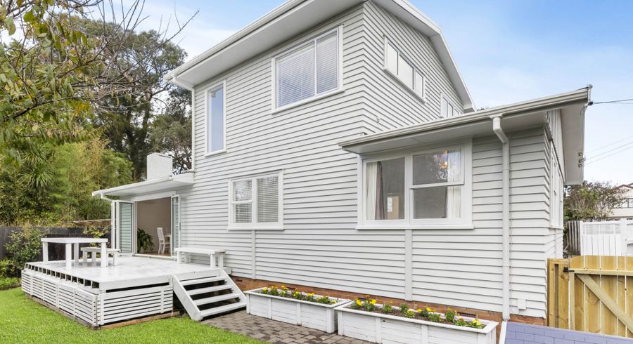  at 1/12 Vardon Road, Green Bay, Auckland