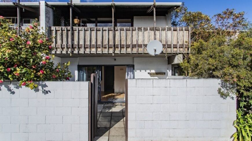  at 2/25 Winchester Street, Merivale, Christchurch City, Canterbury