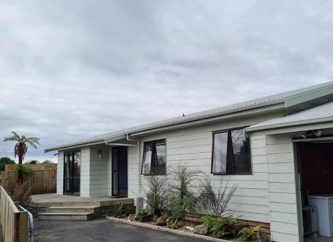  at 17 Lee Road, Hannahs Bay, Rotorua, Bay Of Plenty