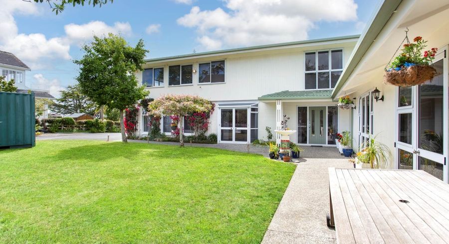  at 353 East Coast Road, Mairangi Bay, North Shore City, Auckland