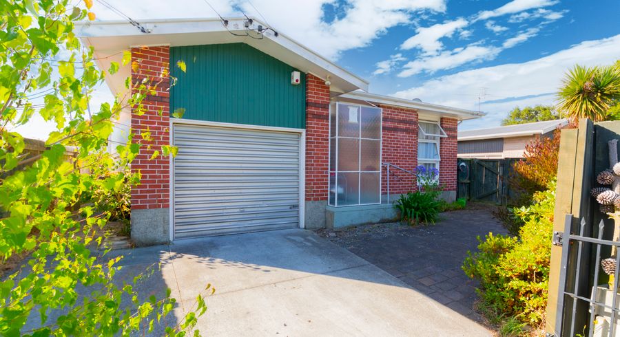  at 1/10 Aorangi Road, Bryndwr, Christchurch