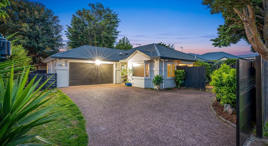  at 4 Beach Road, Takanini, Auckland