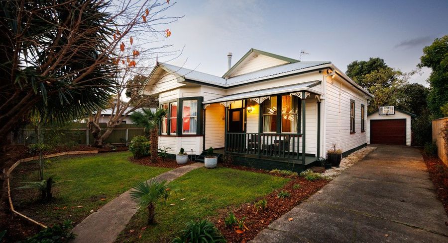  at 16 Margaret Street, Roslyn, Palmerston North, Manawatu / Whanganui