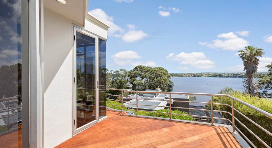  at 2/248 Hurstmere Road, Takapuna, Auckland