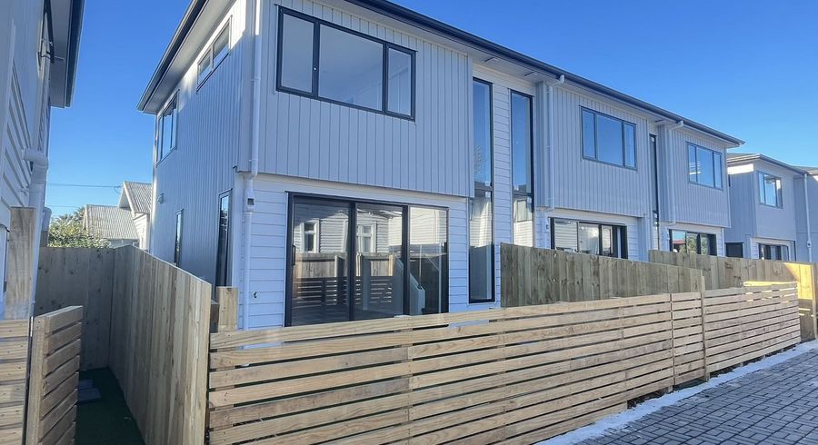  at 3/6 Vine Street, Mangere East, Manukau City, Auckland