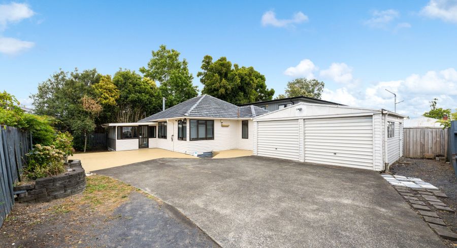  at 12 Pomaria Road, Henderson, Auckland