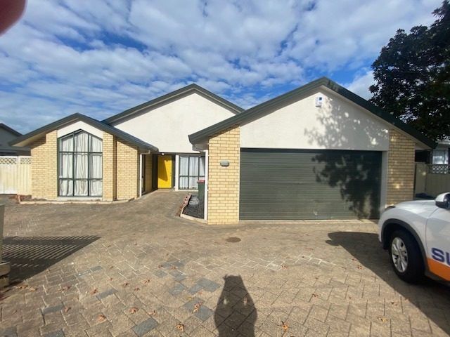  at 240 Botany Road, Botany Downs, Manukau City, Auckland