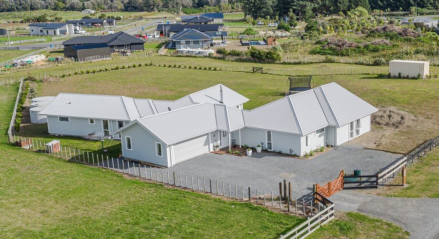  at 14 Mowhia Grove, WAITARERE, LEVIN