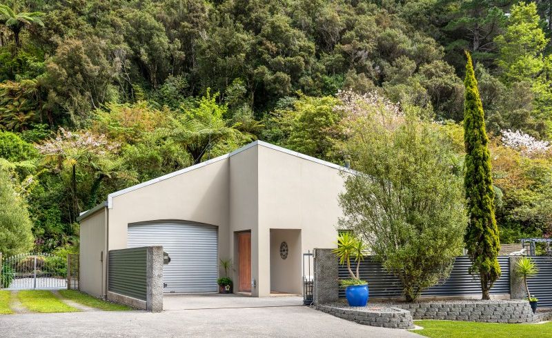  at 108 Pinehaven Road, Pinehaven, Upper Hutt