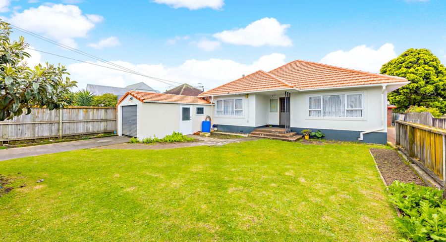  at 1/10 Hamilton Road, Papatoetoe, Auckland