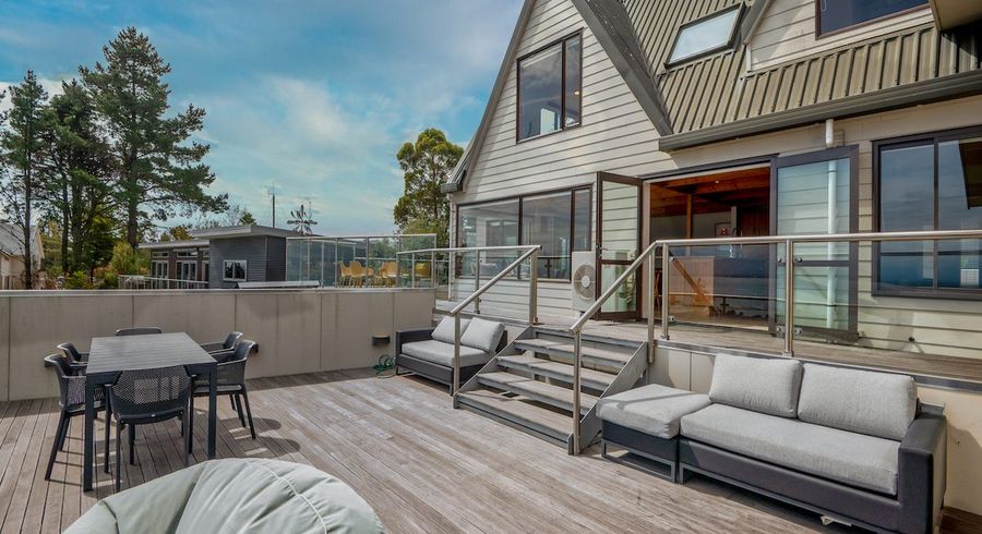  at 320 Princes Drive, Britannia Heights, Nelson, Nelson / Tasman