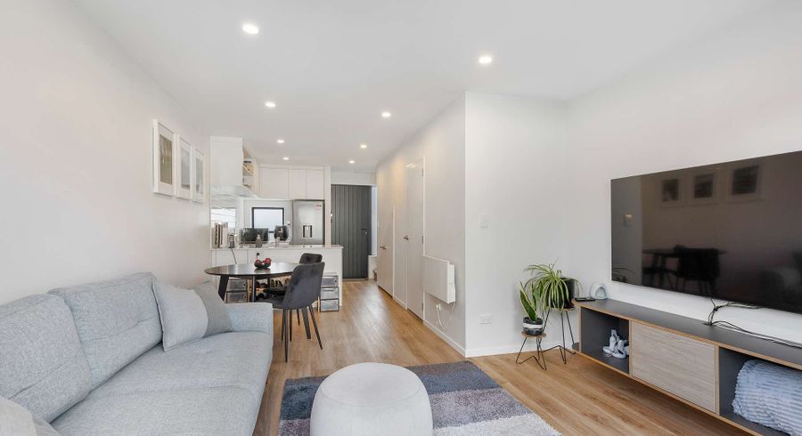  at 5/119 Bruce McLaren Road, Henderson, Waitakere City, Auckland