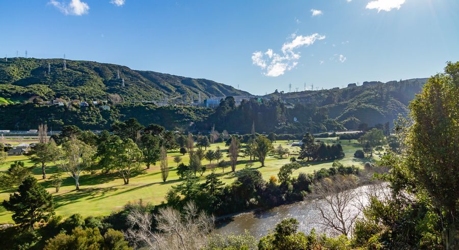  at 21 Manor Drive, Stokes Valley, Lower Hutt
