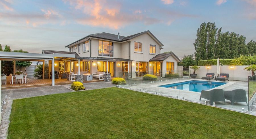  at 16 Queenswood Gardens, Mairehau, Christchurch City, Canterbury