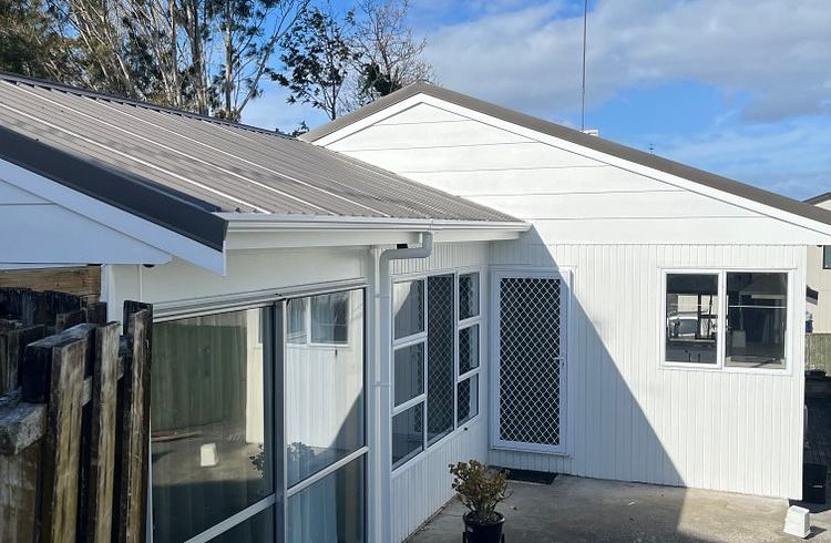  at 2/70 Seaview Road, Glenfield, North Shore City, Auckland