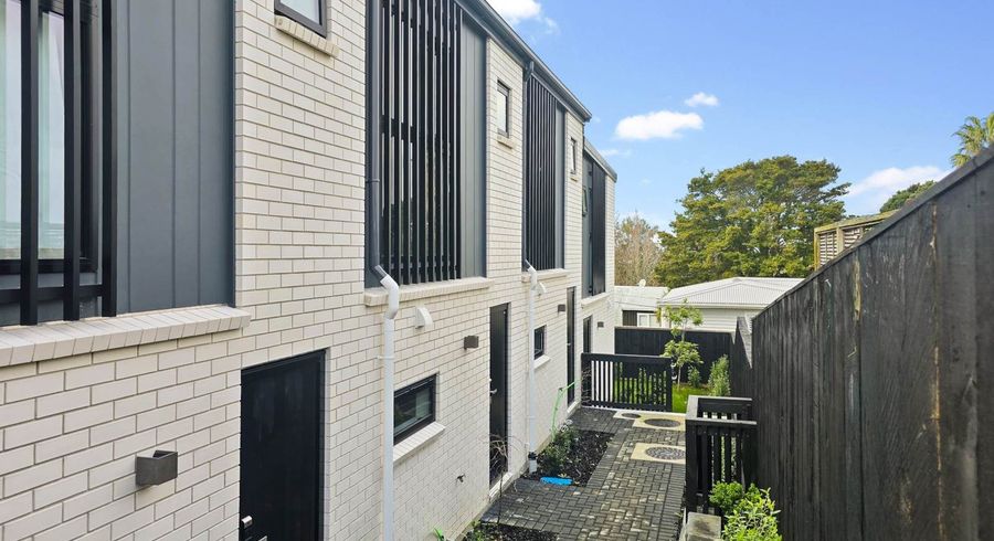  at 4/66 Jutland Road, Hauraki, North Shore City, Auckland