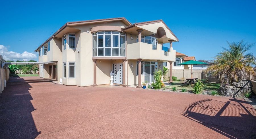  at 10 Rosewood Place, Goodwood Heights, Auckland