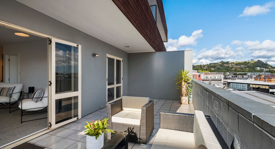  at 4/39 Mount Eden Road, Eden Terrace, Auckland
