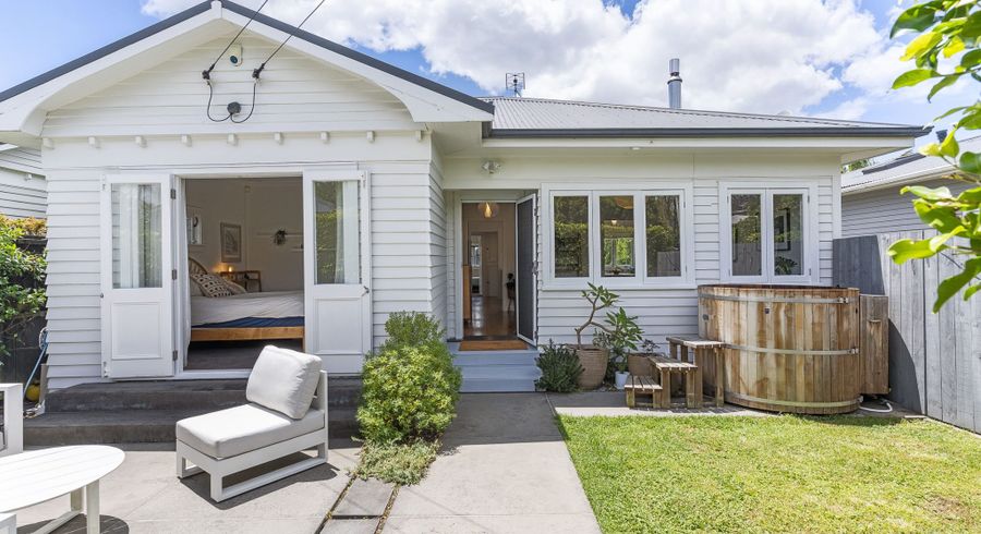  at 25 Premier Avenue, Point Chevalier, Auckland City, Auckland