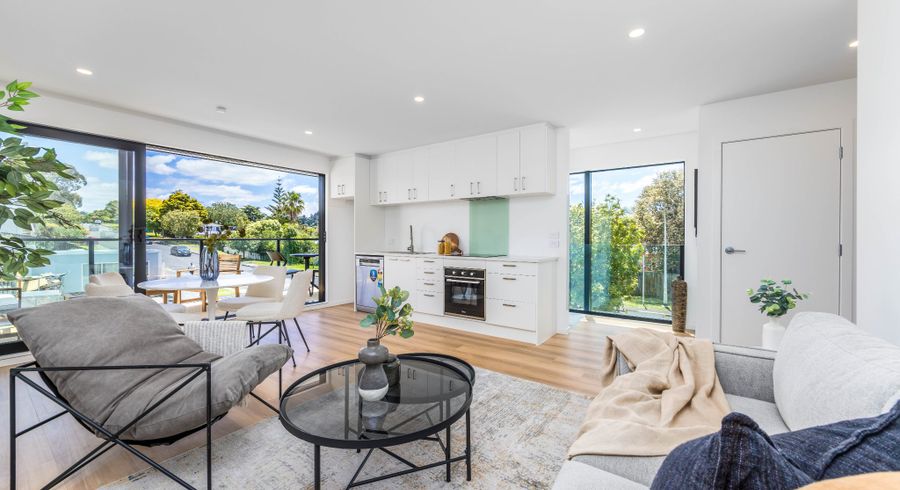 at 52 Lauderdale Road, Birkdale, North Shore City, Auckland
