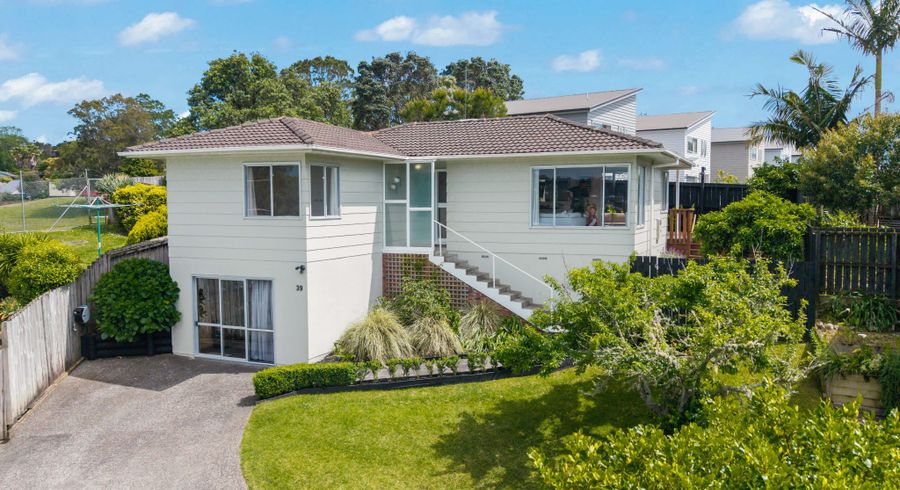  at 1/39 Camrose Place, Glenfield, North Shore City, Auckland