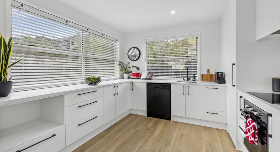  at 28 Ridgemount Rise, Mangere Bridge, Manukau City, Auckland