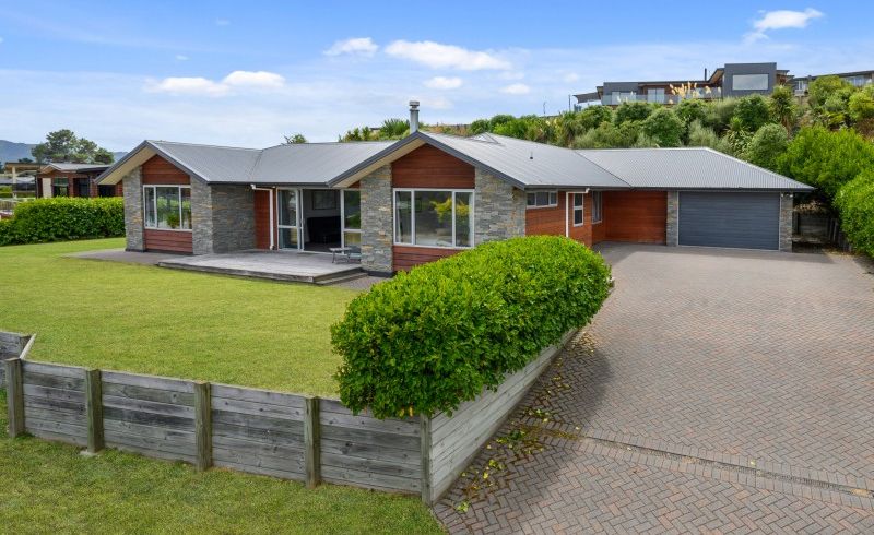  at 4 Kestrel Lane, Kinloch, Taupō