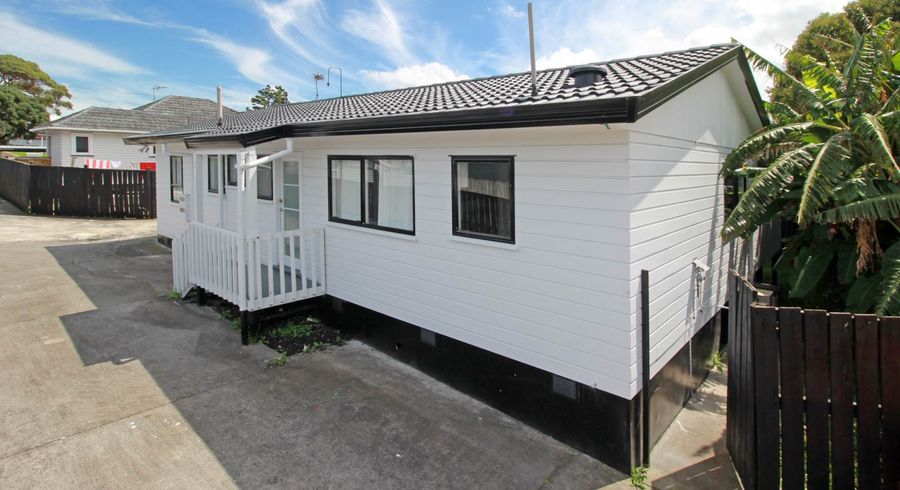  at 2/34 Plunket Avenue, Manukau Central, Auckland