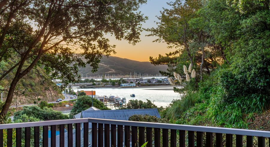  at 49 Bayview Road, Paremata, Porirua, Wellington