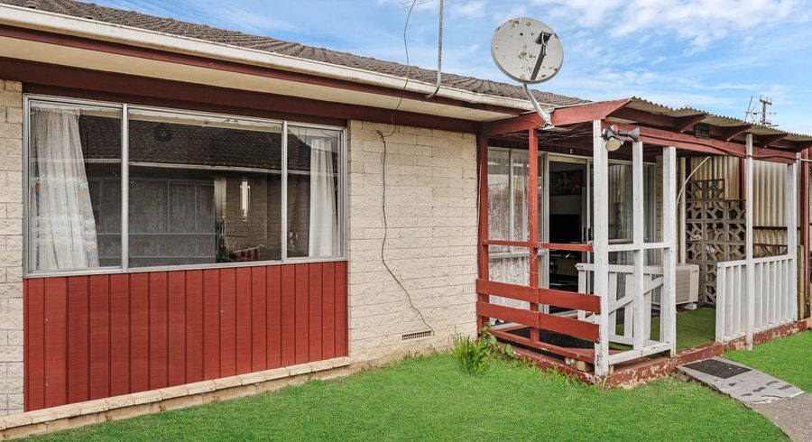  at 2/10 Scott Road, Papatoetoe, Manukau City, Auckland