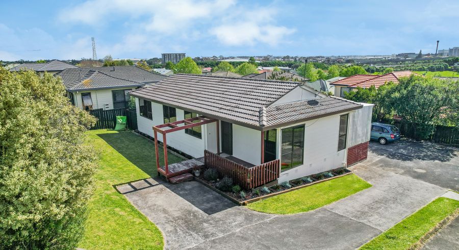 at 59 Everglade Drive, Goodwood Heights, Auckland