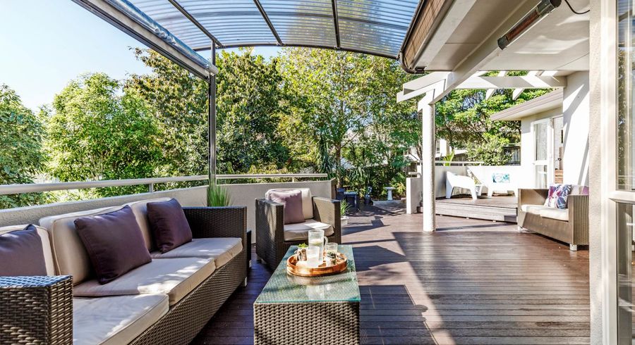 Free property data for 52 Goldfinch Rise, Unsworth Heights, Auckland